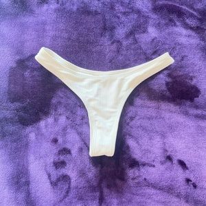 White line pattern bikini